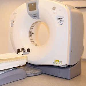 obrazek z aparatem do wykonania badania rezonansem magnetycznym