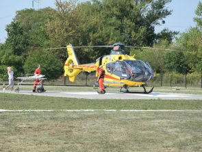 Lądowanie helikoptera Lotniczego Pogotowia Ratunkowego