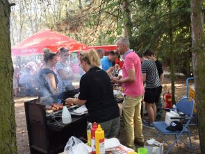 Grilowanie na festynie biała niedziela w mundurze w szpitalu MSWiA w Poznaniu