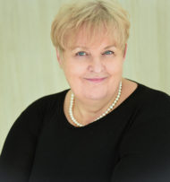 Danuta Minge, Pielęgniarka Oddziałowa Oddziału Chorób Wewnętrznych